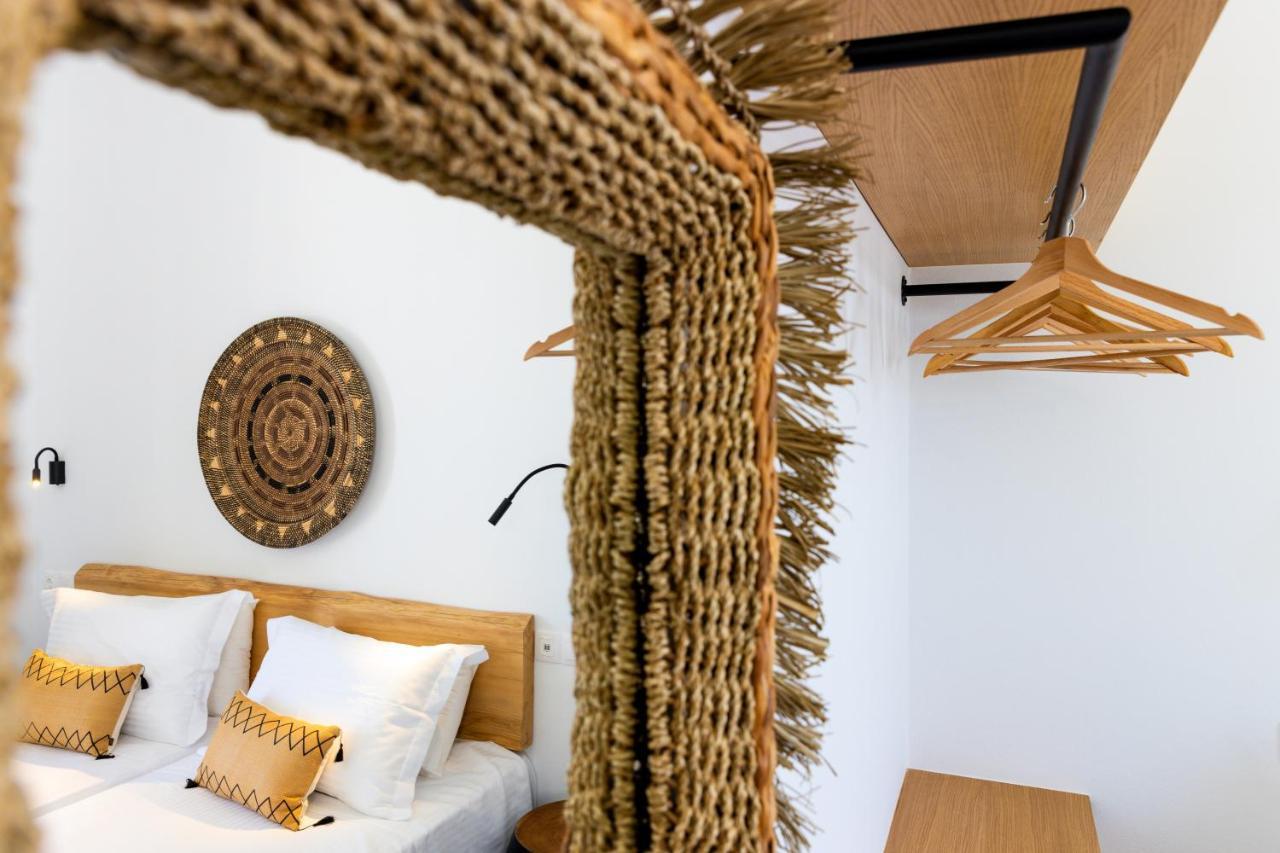 Omilos Beachfront House Parikia  Exterior photo